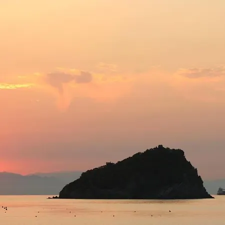 Casa Al Mare In Liguria Nyaraló